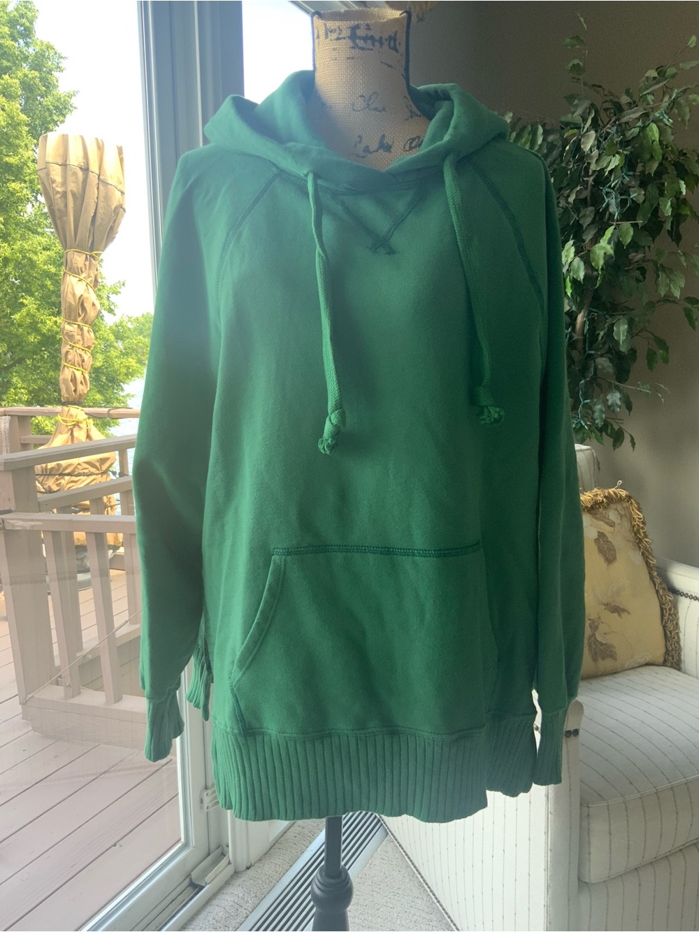 American Eagle Green Hoodie Size Medium Feminine cut